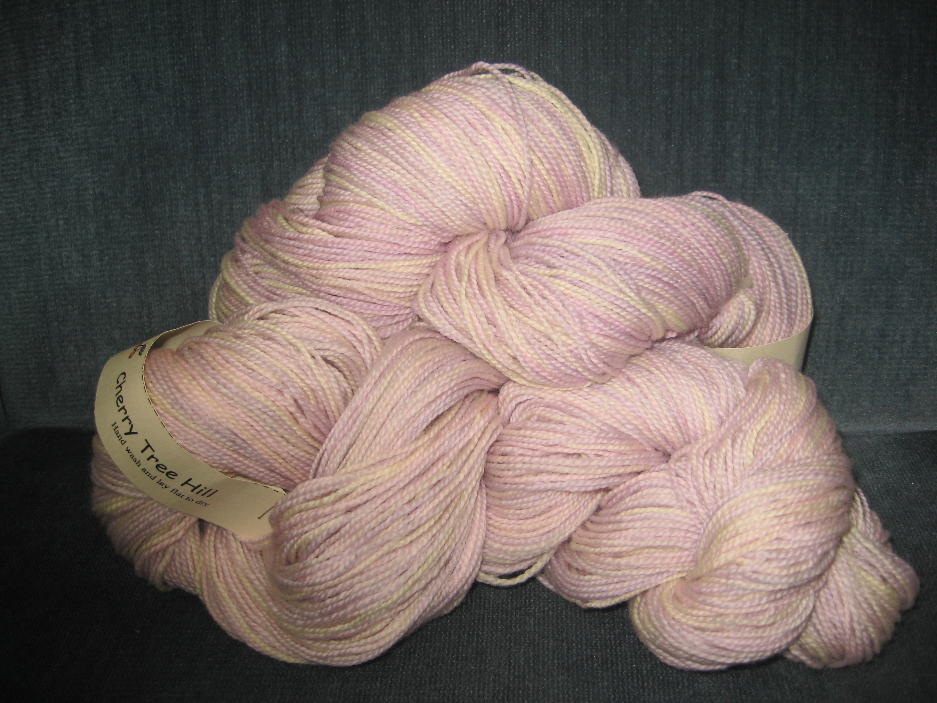 Super Sock hand dyed fine Merino yarn -Lovely lilac - Click Image to Close